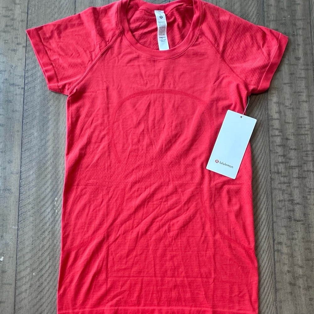 Lululemon swiftly tech short sleeve 2.0 size 6 NWT